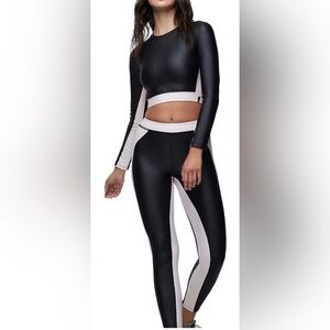 NWT TRUE RELIGION PERFRMNCE CUT OUT CROP TOP & LEGGING